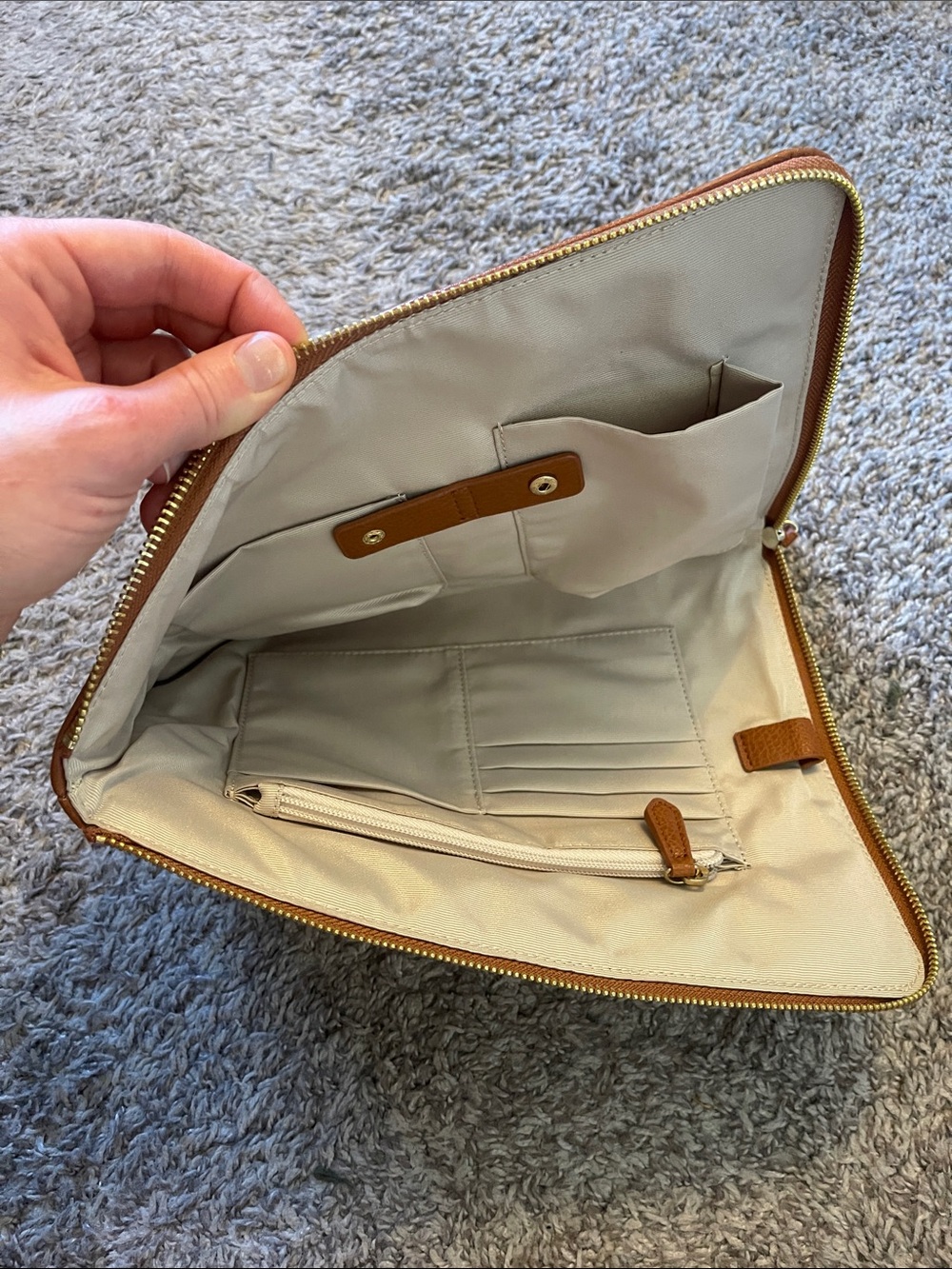 TCS World Travel Tan Leather Travel Pouch - Picture 5 of 7